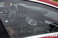 前进气格栅采用了奔跑最新的钻石中网设